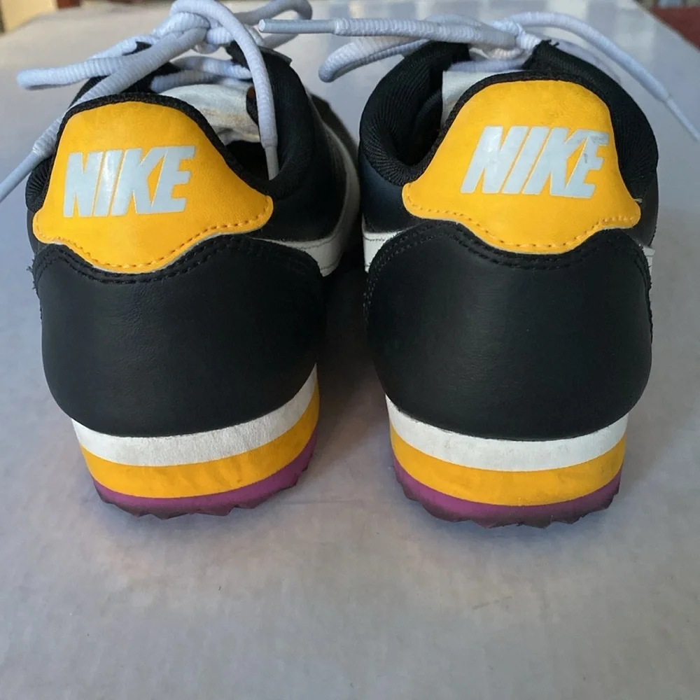 Nike Cortez Women’s Black Sneakers Size 7 US